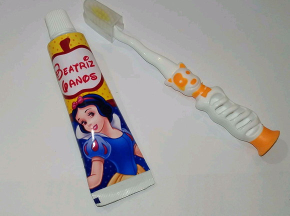 50 Kit Higiene Bucal Personalizado - Tema Branca de Neve