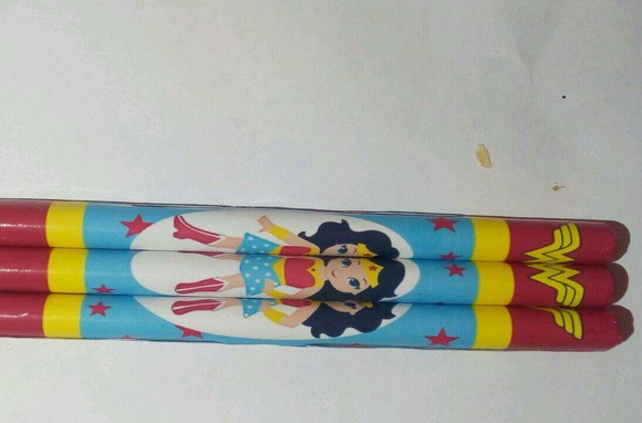 Lápis Personalizado Mulher Maravilha - Imagem 2