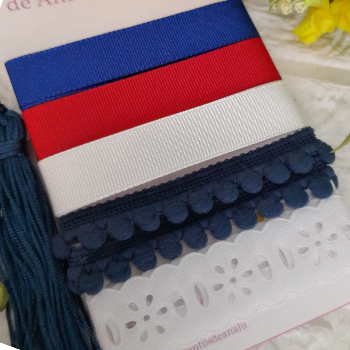 Kit de Fitas, Rendas e Enfeites Coordenados Vermelho e Branco - Kit Fracionado Scrap e Artesanato - Imagem 1