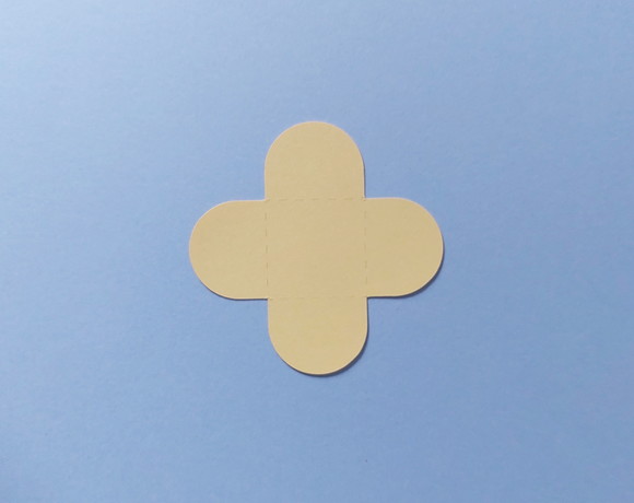 Forminha Amarelo Claro - Abacaxi/macedônia