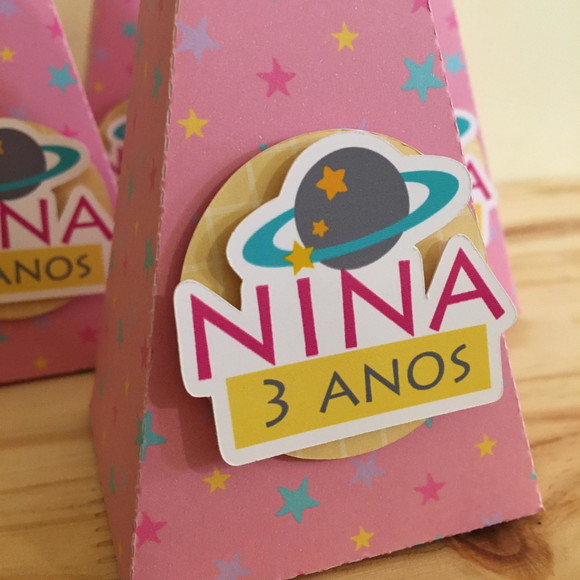 Caixa Pirâmide Astronauta Menina - Imagem 2