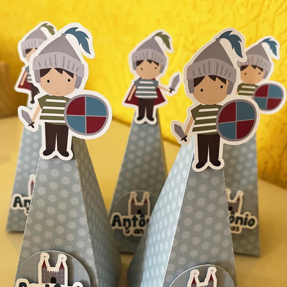 Caixa Pirâmide Festa Medieval - Imagem 3