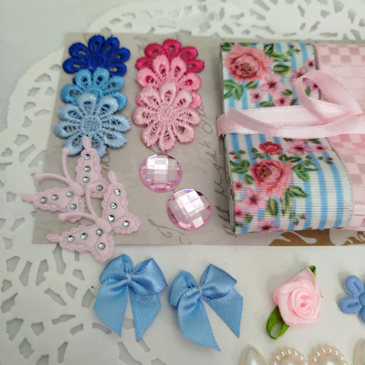 Kit de Fitas, Enfeites e Ornametos Coordenados Azul e Rosa para Artes, Customizações e Scrap - Imagem 4