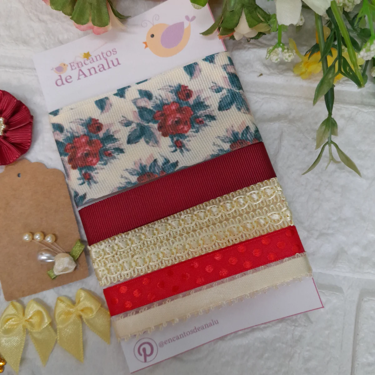 Kit de Fitas, Enfeites e Ornametos Coordenados em Tons de Vermelho e Bege Artesanato Criativo - Imagem 3