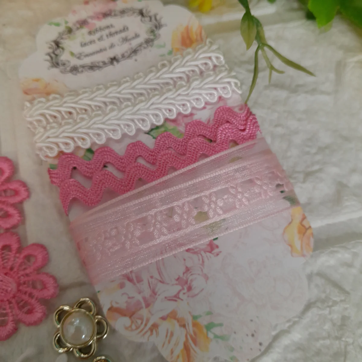 Mini Kit de Fitas, Aviamentos  e  Enfeites  Coordenados Rosa e Branco para Artesanato Criativo - Imagem 6