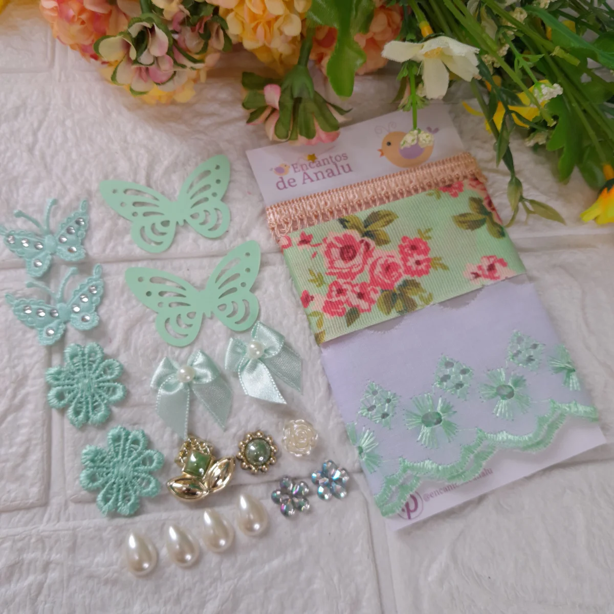 Kit de Fitas Bordado Ingles e Enfeites Coordenados Tons Verde e Coral | Artesanato, Costura Criativa - Imagem 1
