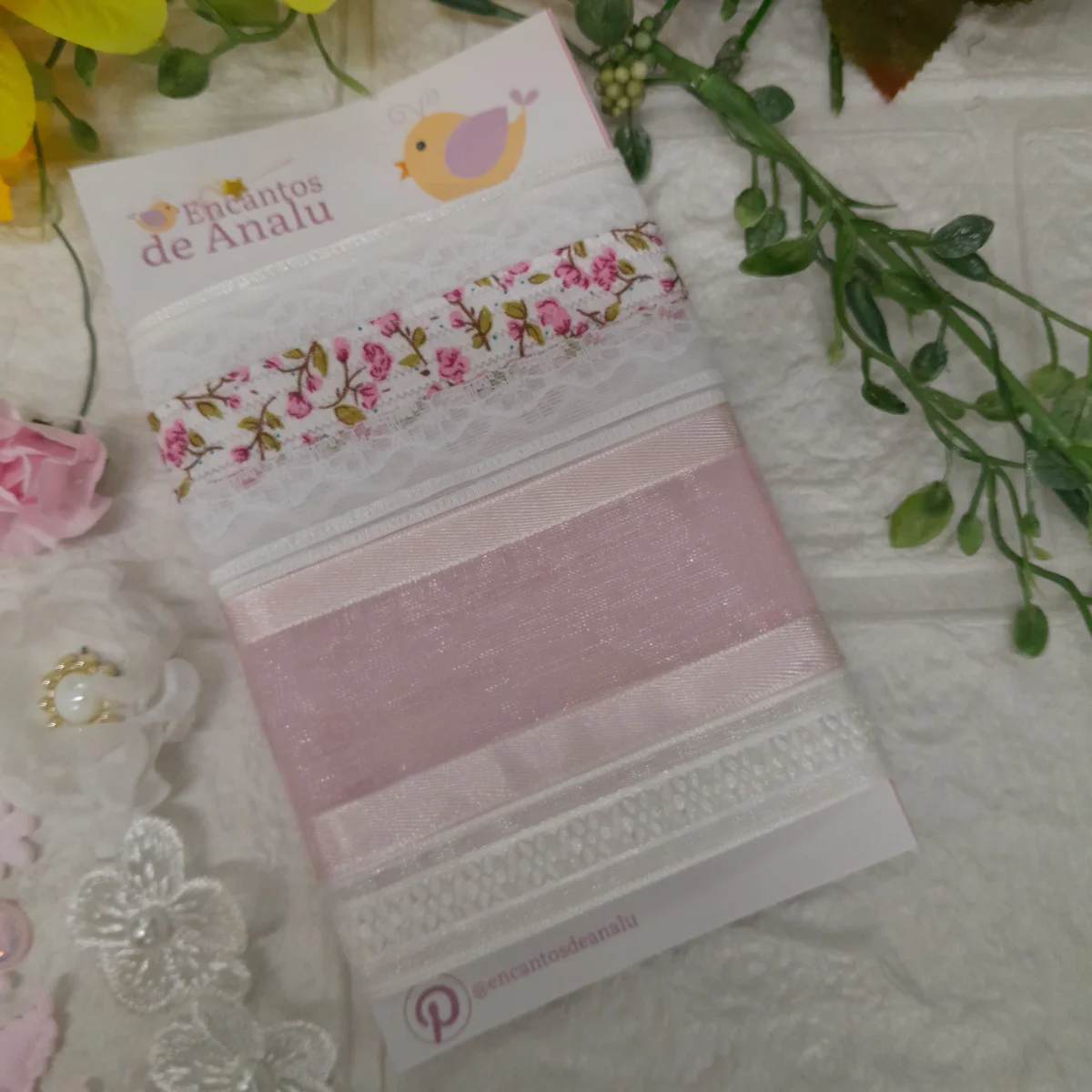 Kit de Fitas e Enfeites Coordenados Rosa e Branco | Scrapbook,  Artesanato Criativo e Customização - Imagem 5
