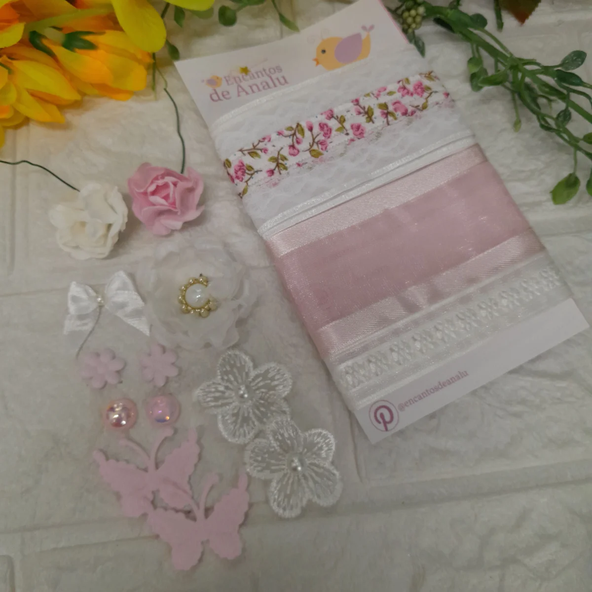Kit de Fitas e Enfeites Coordenados Rosa e Branco | Scrapbook,  Artesanato Criativo e Customização - Imagem 4