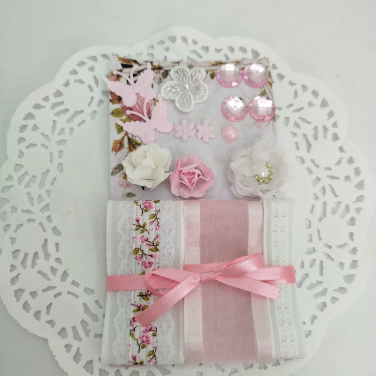 Kit de Fitas e Enfeites Coordenados Rosa e Branco | Scrapbook,  Artesanato Criativo e Customização - Imagem 8