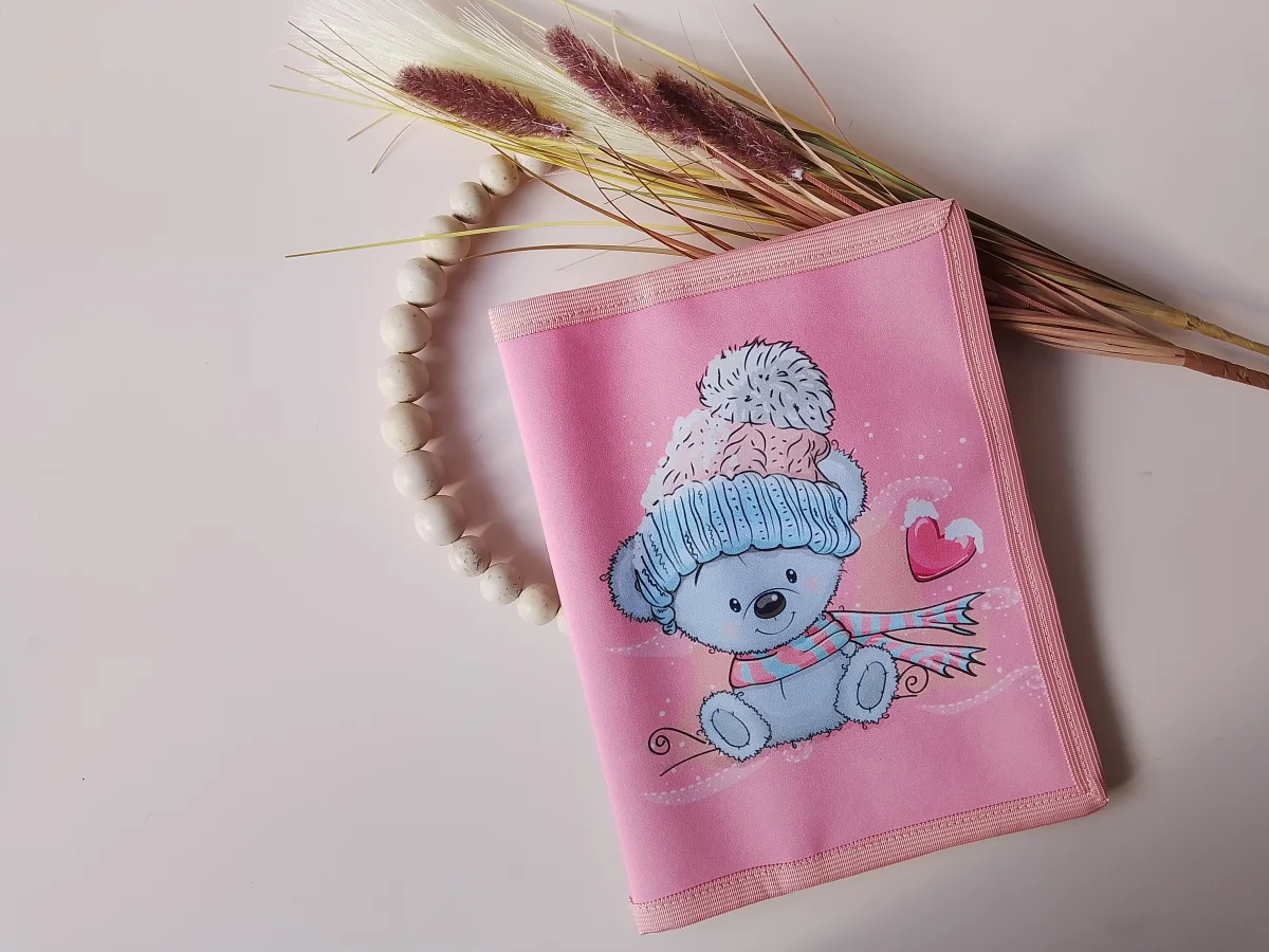 Capa Caderneta De Vacina Bebê Ursinho Gorro Fofo - Imagem 2