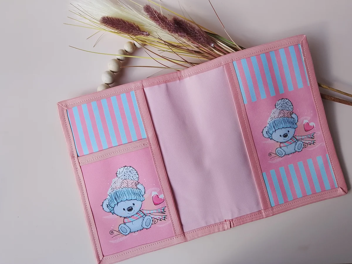 Capa Caderneta De Vacina Bebê Ursinho Gorro Fofo - Imagem 4