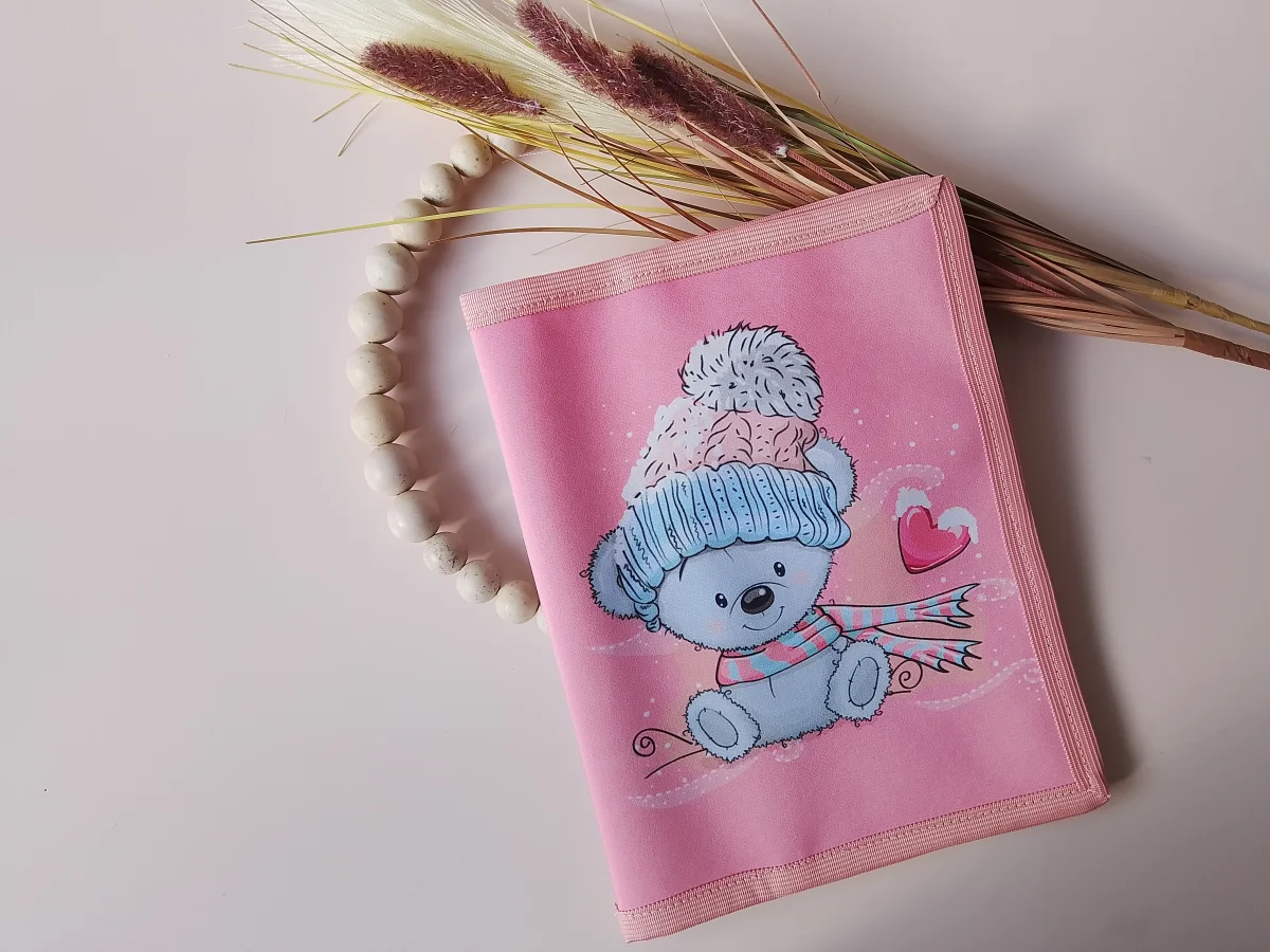 Capa Caderneta De Vacina Bebê Ursinho Gorro Fofo - Imagem 3