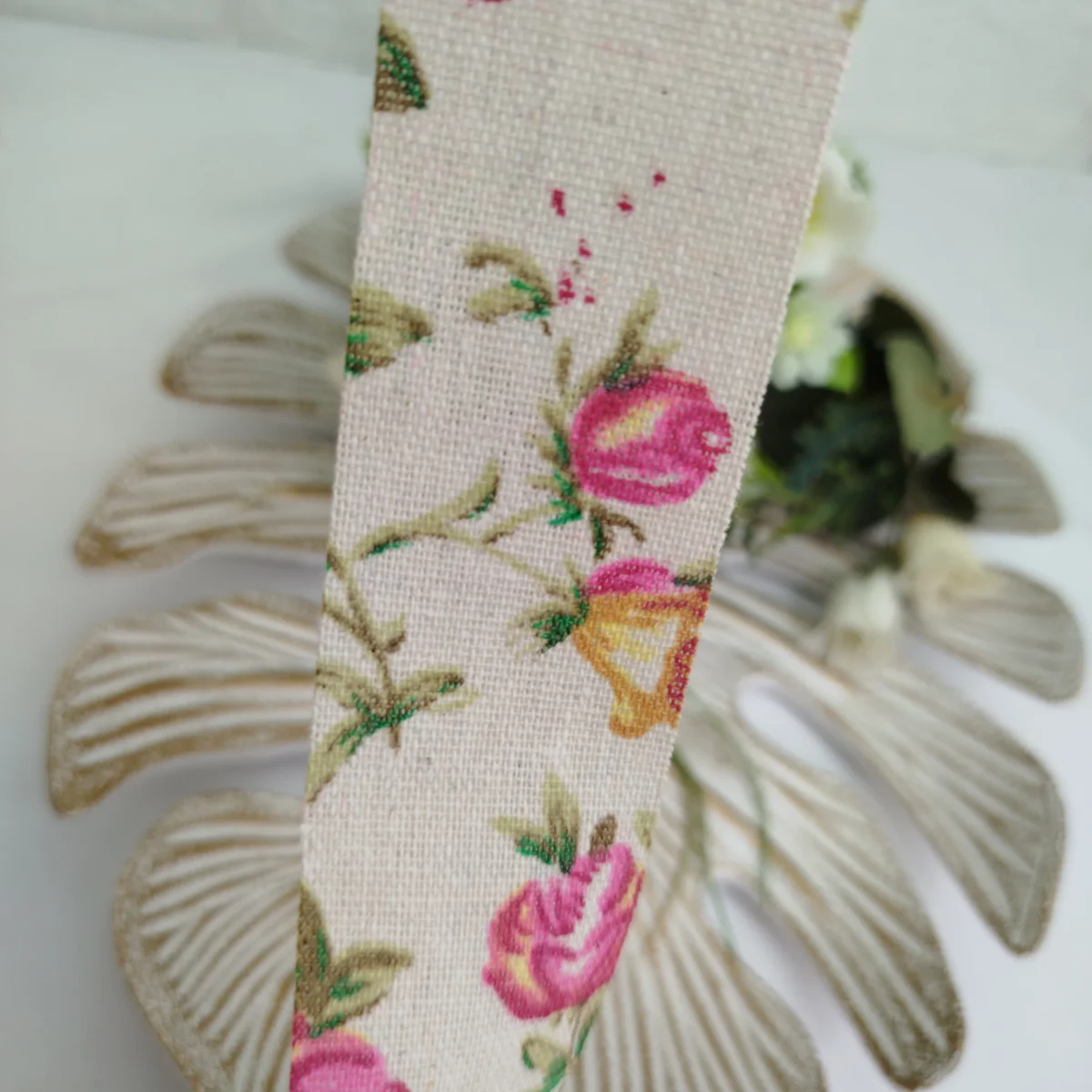 Fita de Tecido Rustico Estampa de Flores em Tons Rosa e Pink - Artesanato e Costura Criativa - Imagem 2