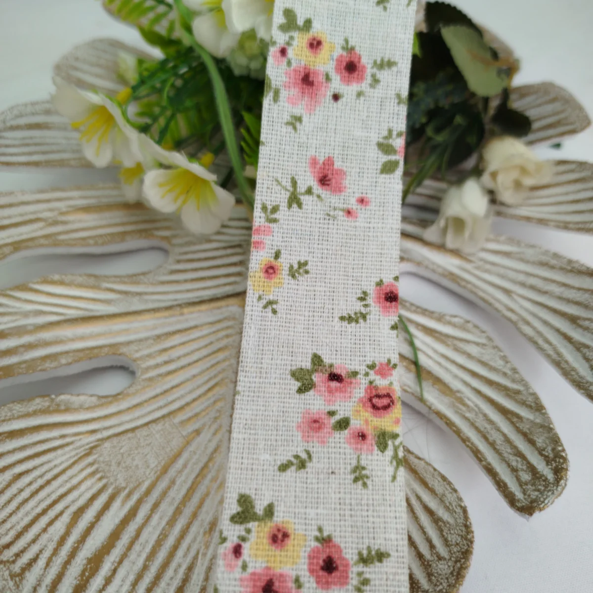 Fita de Tecido Rustico Estampa de Flores em Tons Rosa e Amarelinho - Artesanato e Costura Criativa - Imagem 2
