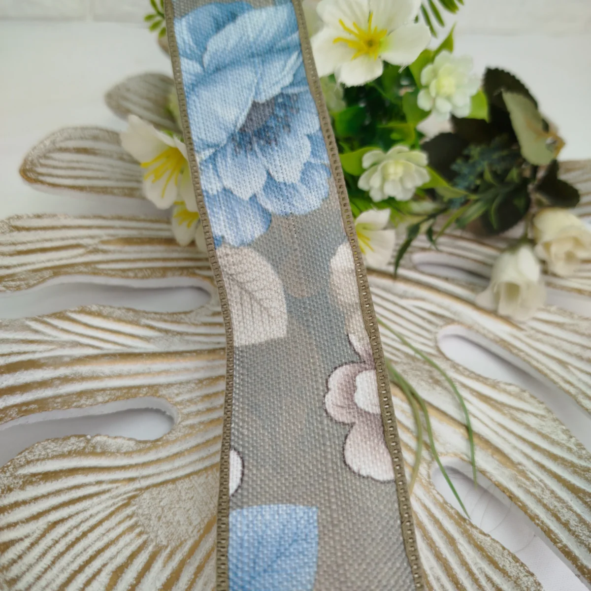 Fita de Linho Estampa de Flores em Tons Azul e Bege - Artesanato e Costura Criativa - Imagem 7