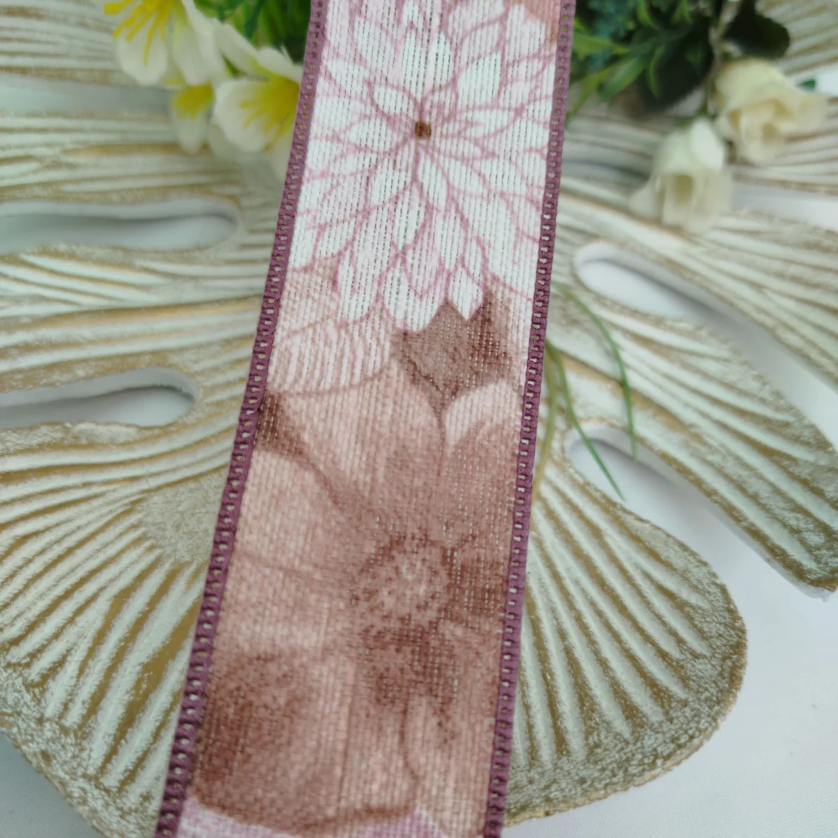 Fita de Linho Estampa de Flores em Tons Rosa Antigo - Artesanato e Costura Criativa - Imagem 1