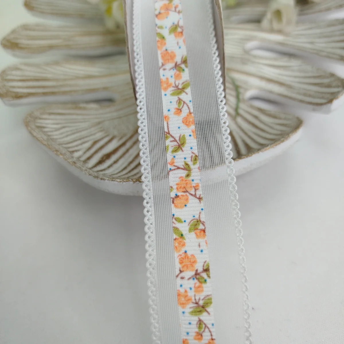 Fita Voil Branca Estampa Florzinhas Laranja - 3 cm largura - venda a metro - Imagem 1