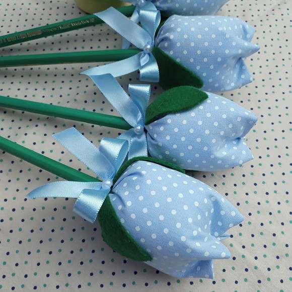 Lembrancinha Lápis Tulipa de Tecido - Imagem 3