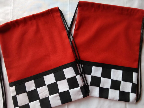 Lembrancinha Mochilinha Mcqueen Bandeira Quadriculada - Imagem 2