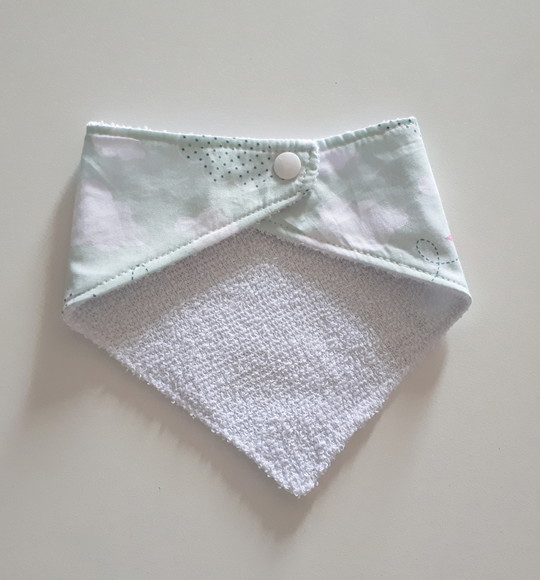 Babador atoalhado bandana nuvem verde - Imagem 3