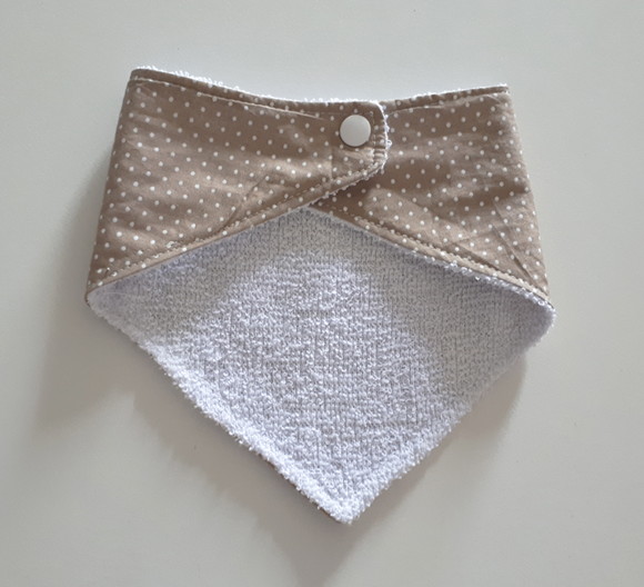 Babador atoalhado bandana Poá Bege - Imagem 3