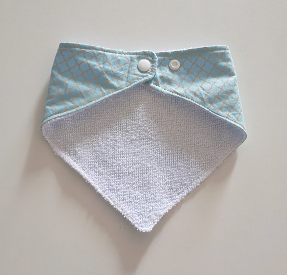 Babador atoalhado bandana verde arabesco dourado - Imagem 3