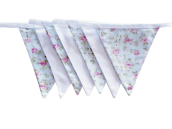 Bandeirinhas de Tecido Flores com Branco