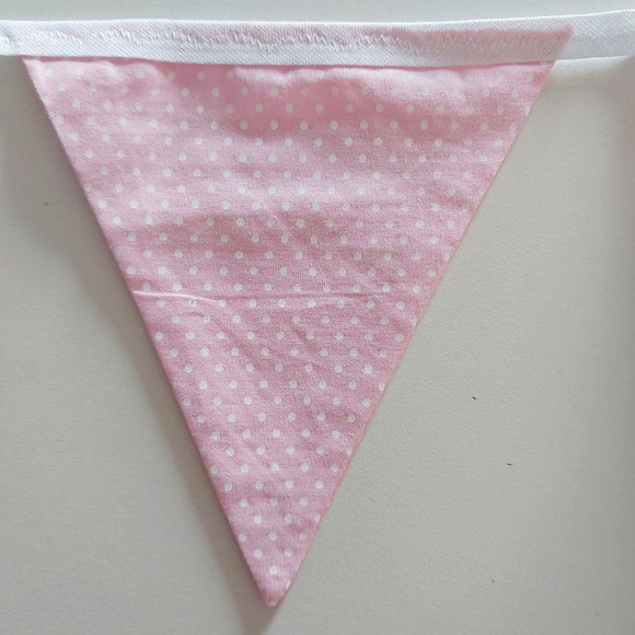 Bandeirinhas de Tecido Poa e Chevron Rosa e Branco - Imagem 5