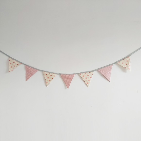 Bandeirinhas em Tecido Decoracao Mia - Imagem 2
