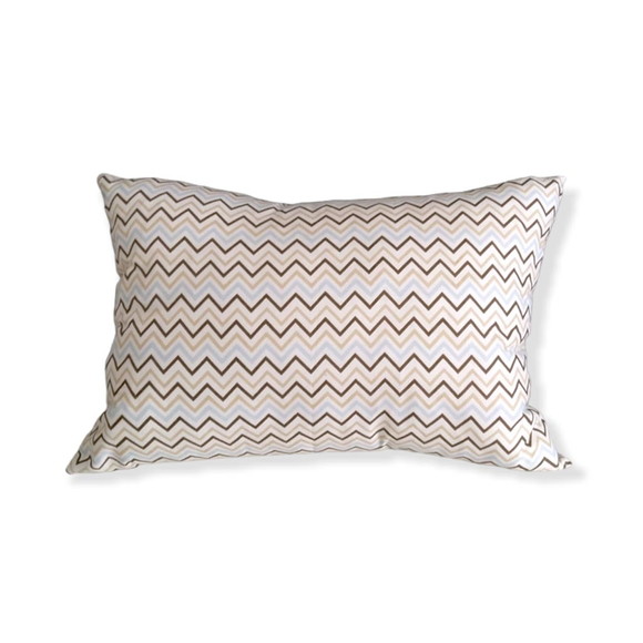 Capa de Almofada Chevron marrom, azul e bege