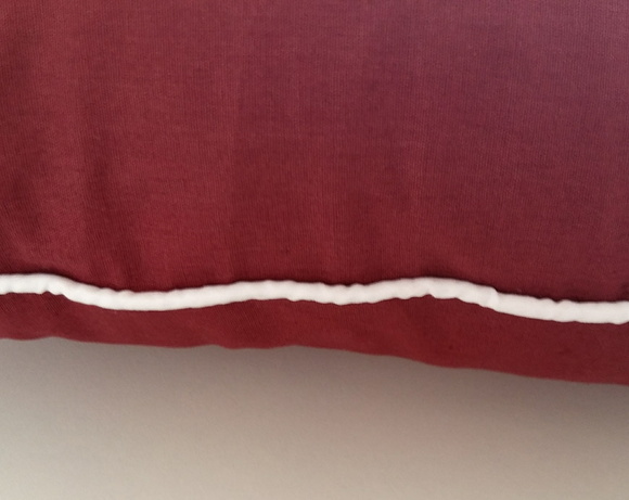 Capa de Almofada Color Marsala com Cordão Branco - Imagem 3