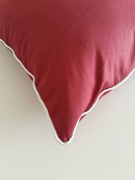 Capa de Almofada Color Marsala com Cordão Branco - Imagem 2