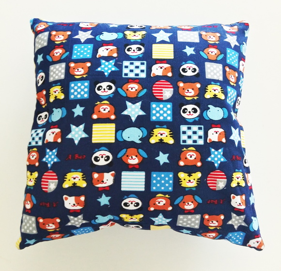 Capa de Almofada Infantil azul marinho Bichinhos