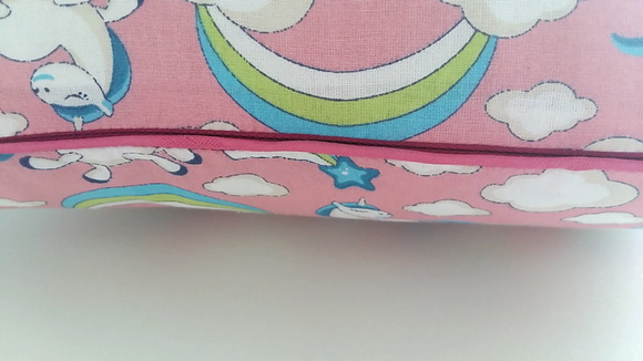 Capa de Almofada Unicórnio Rosa com vivo pink - Imagem 3