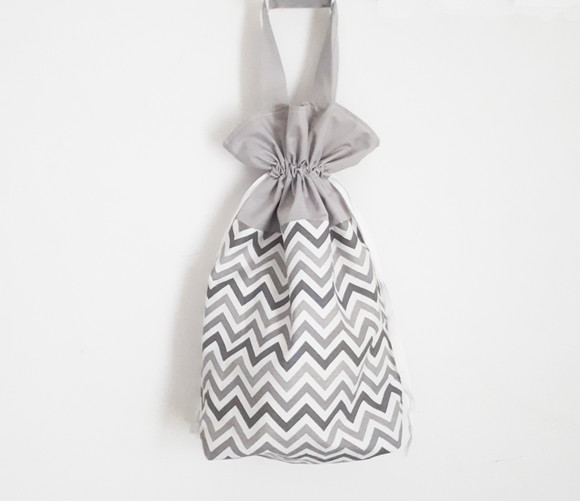 Saco para Roupas Chevron Misto Cinza - Imagem 2