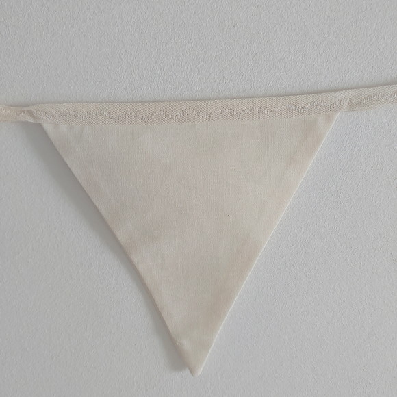 Varal de Bandeirolas em Tecido Cru e Off White - Imagem 5