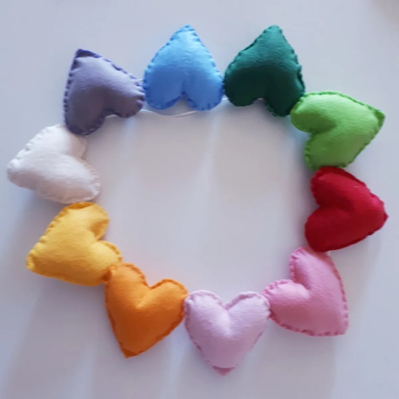 Varal de Corações em Feltro Colorido - Imagem 3