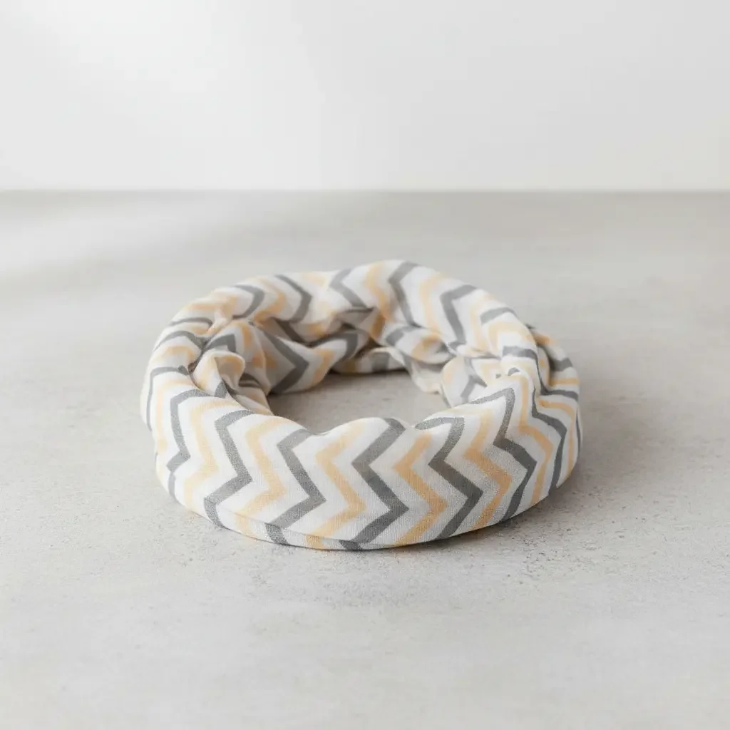 Gola Lenço Infinito Chevron Cinza e amarelo - Imagem 2