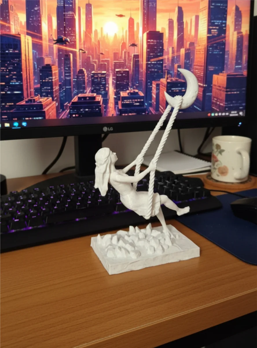 Escultura Decorativa Moderna Mulher Na Lua Balanço - Imagem 4