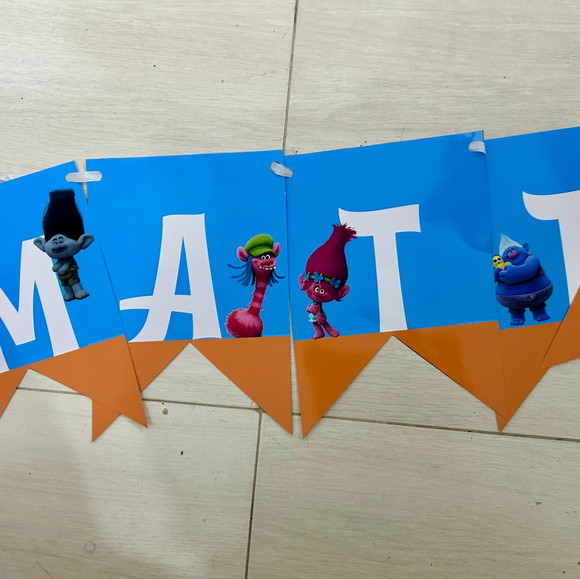 Topo de Bolo Trolls - Imagem 4