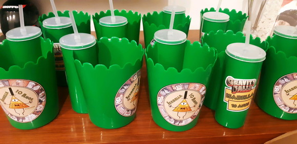 Balde de pipoca personalizado com copo canudo