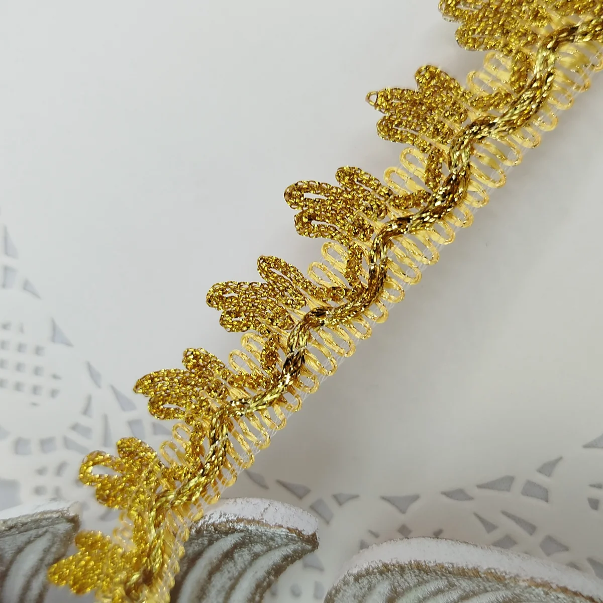 Galão Dourado para Customização, Artesanato Criativo e Decoração - Venda a metro - Imagem 2
