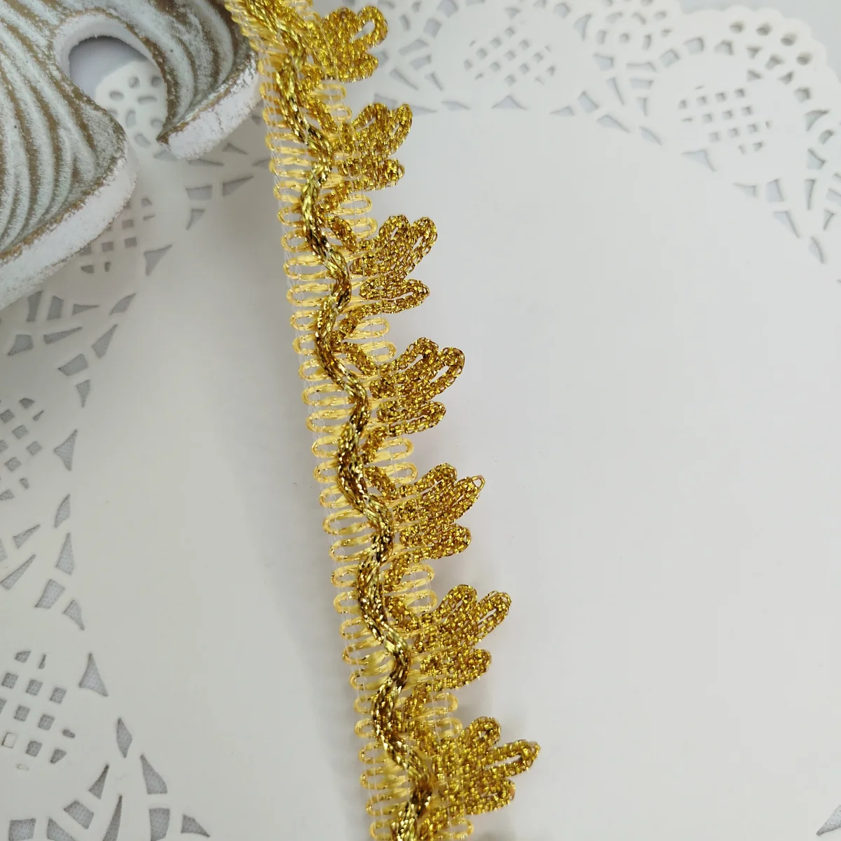 Galão Dourado para Customização, Artesanato Criativo e Decoração - Venda a metro - Imagem 3