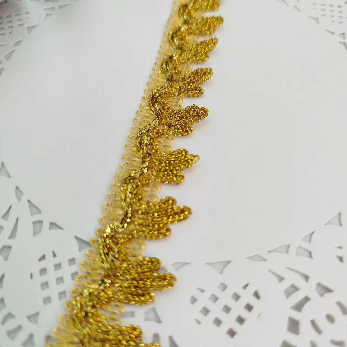 Galão Dourado para Customização, Artesanato Criativo e Decoração - Venda a metro - Imagem 7