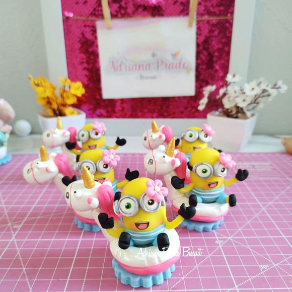Apliques em Biscuit Minions no Unicórnio - Imagem 2