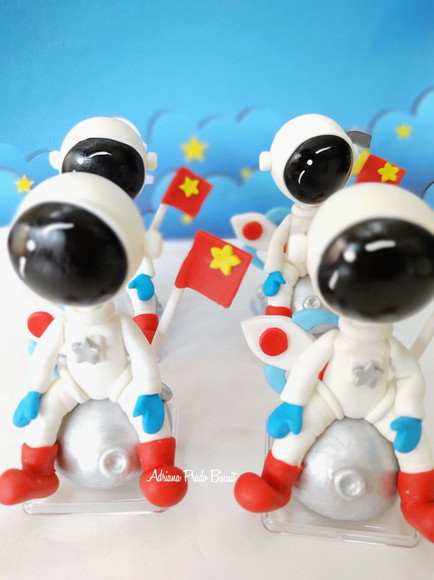 Apliques em Biscuit Astronauta - Imagem 3