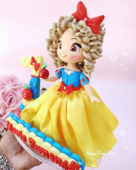 Topo de Bolo em Biscuit Branca de Neve - Imagem 3