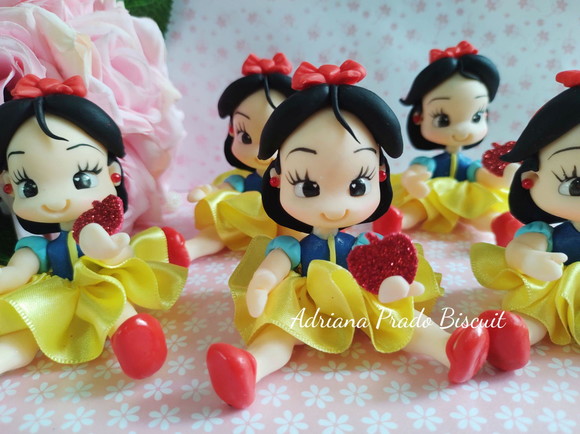 Apliques em Biscuit Branca de Neve - Imagem 2