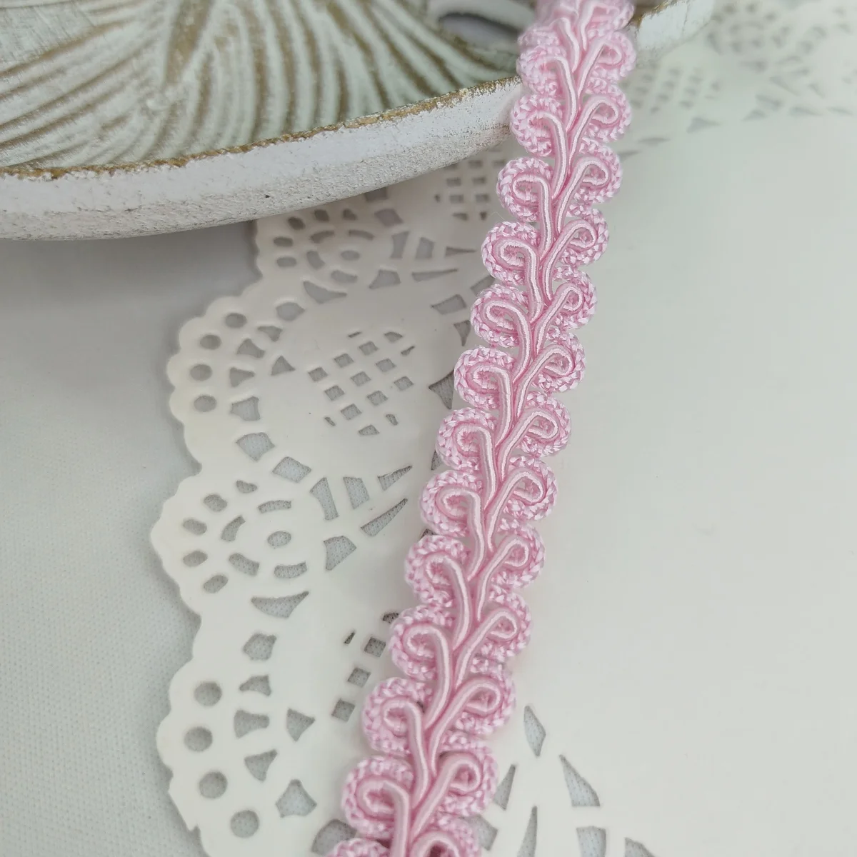 Passamanaria Trabalhada Rosa 15 mm - Peça de 2,5 metros | Artesanato e Costura Criativa - Imagem 3