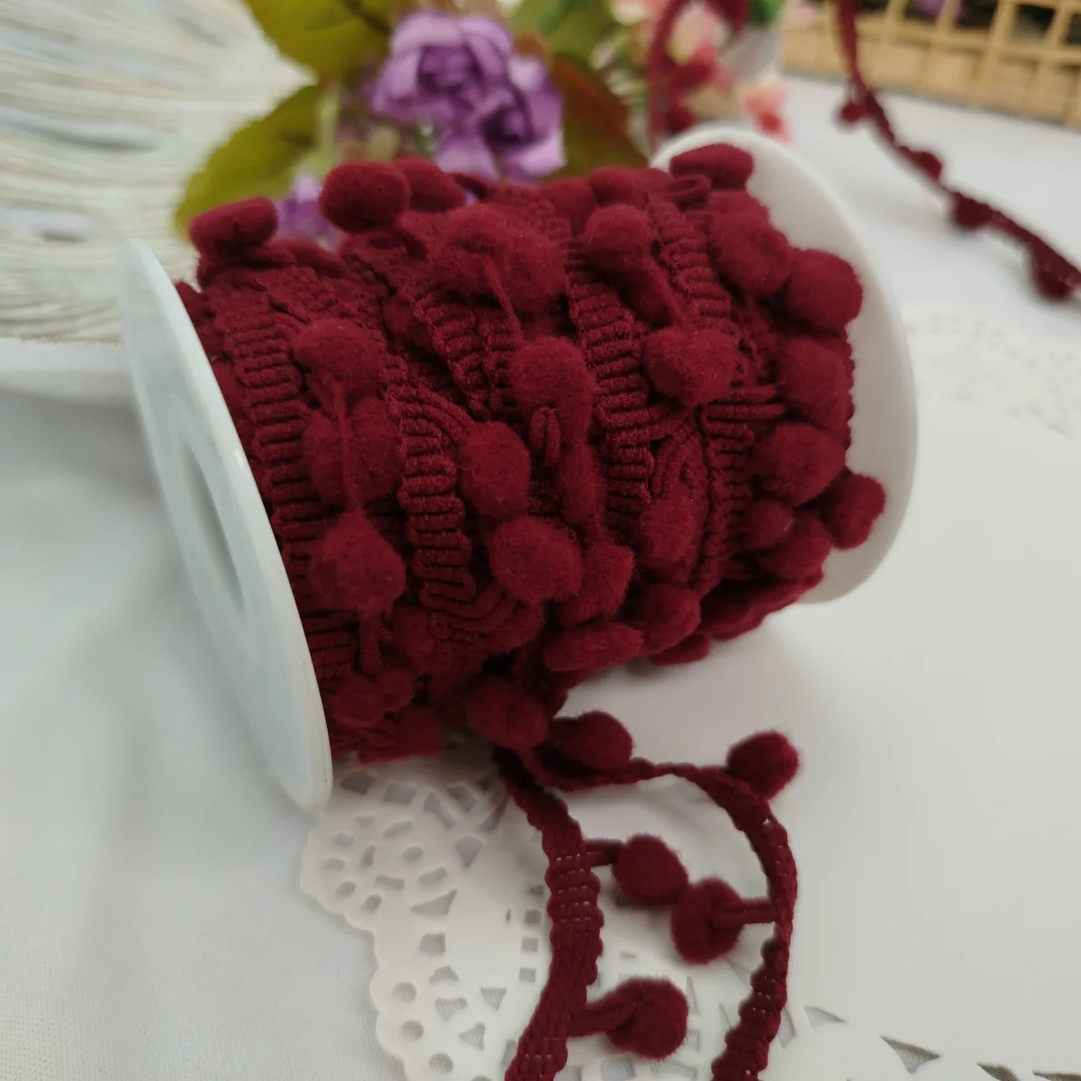 Fita Pompom Grelot Vermelho 20 mm - Lote de 3 metros | Artesanato Criativo e Decoração - Imagem 4
